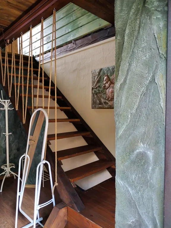 Дом в сосновом лесу