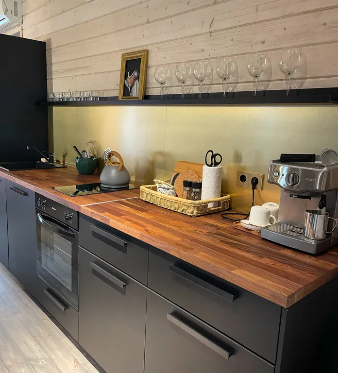 Дача в лесу с панорамными окнами