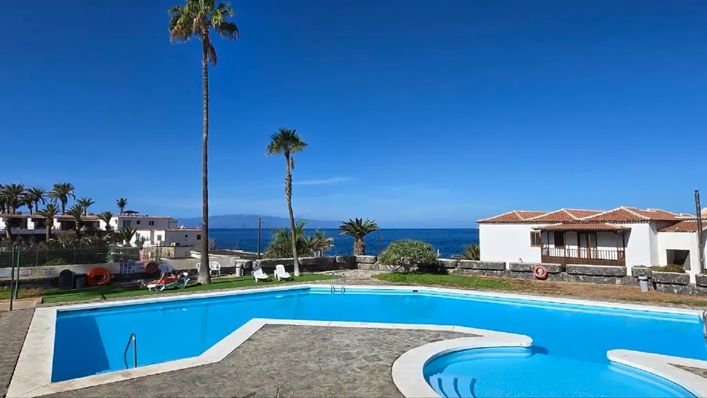 PaulMarie Superior Ocean Lounge