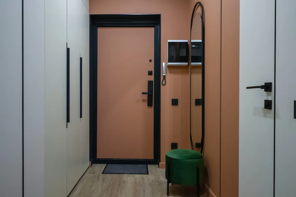 Комфортабельная евродвушка Меркурий с балконом у озера