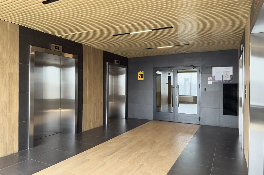 9-местные апартаменты с РSP4/3 c игpами, неонoвой подcветкой