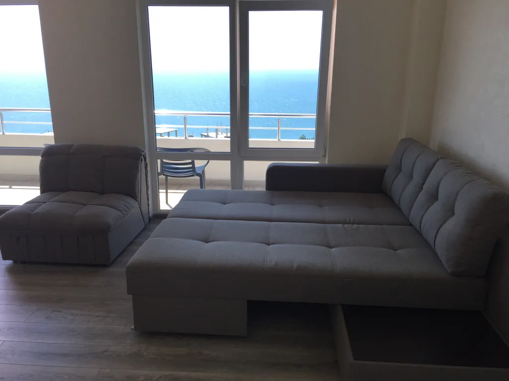 Студия с видом на море и горы