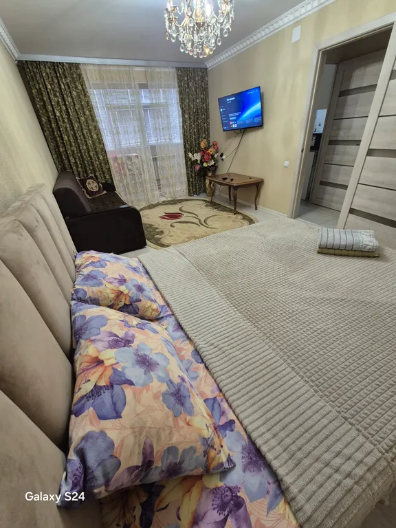 Уютная чистая квартира в центре станицы — аренда посуточно в Зеленчукская