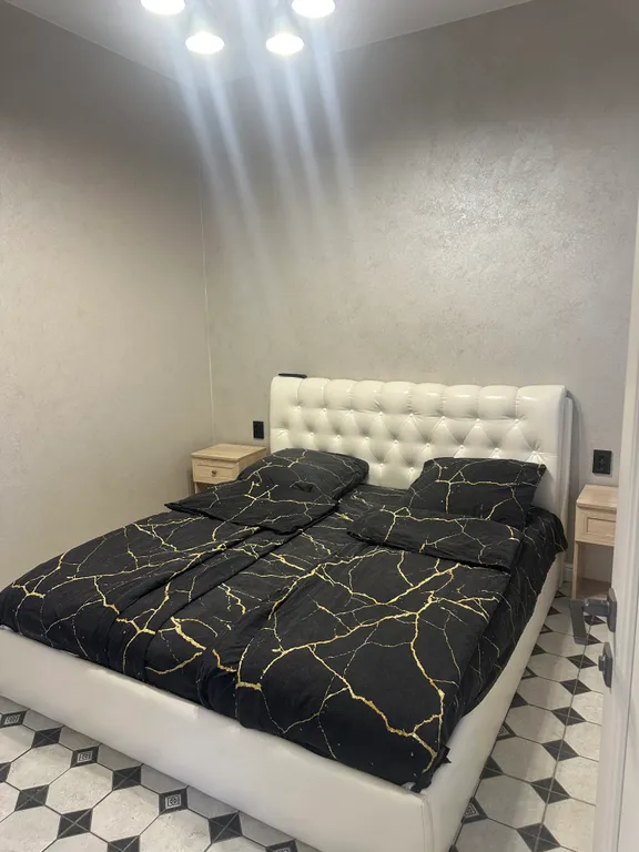 Новый коттедж c 9-ю спальнями бассейном и верандой