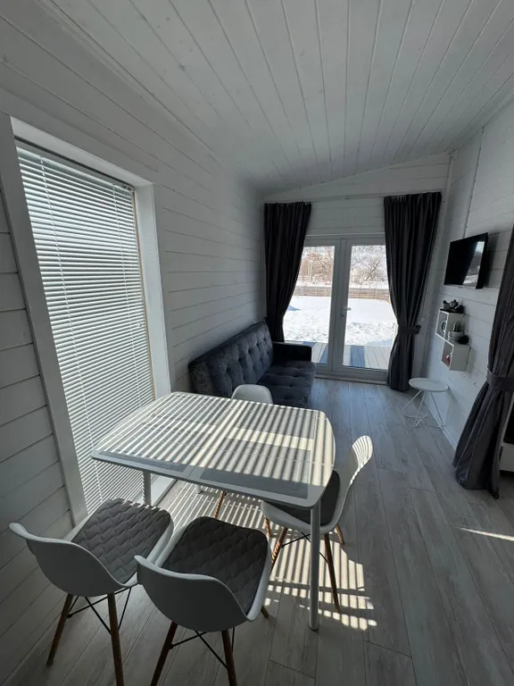 Белоснежный дом у горнолыжного курорта