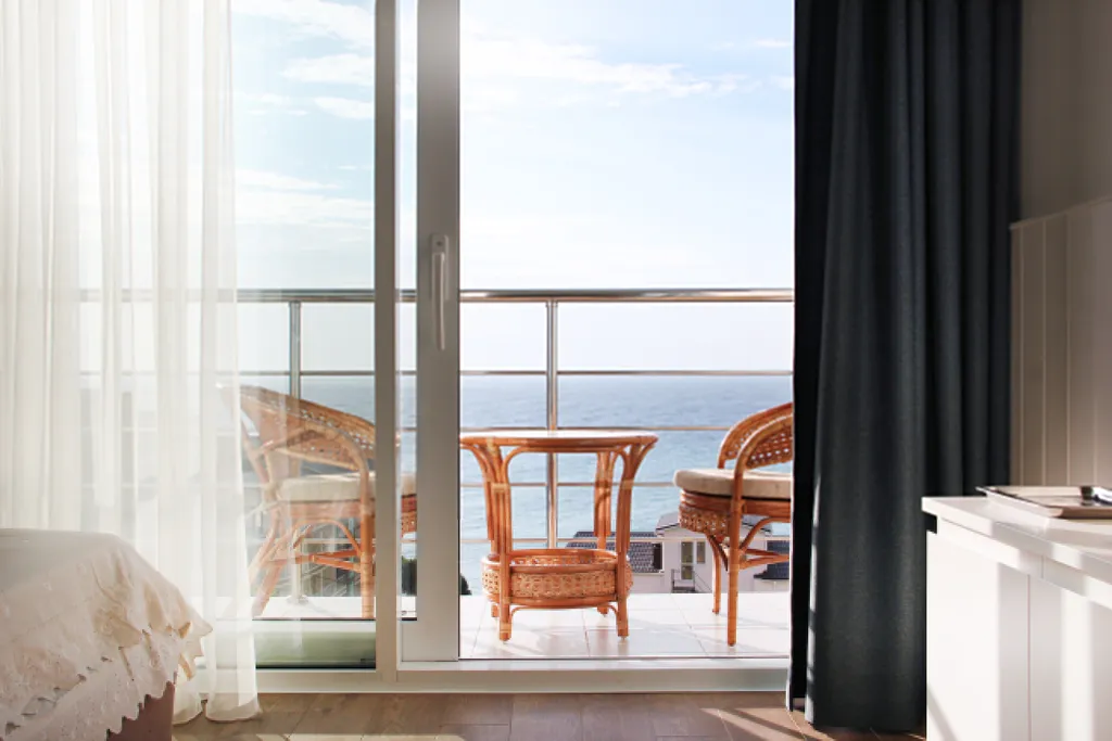 Студия с видом на море