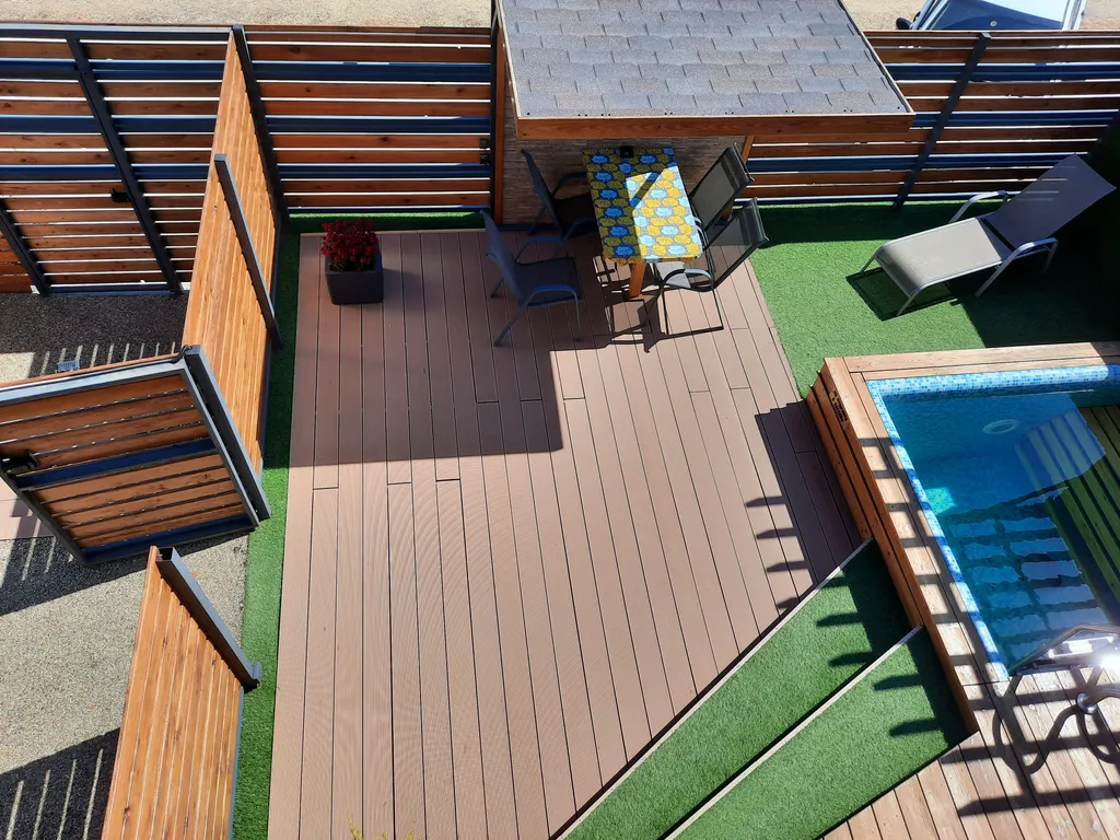 Дом с минибассейном