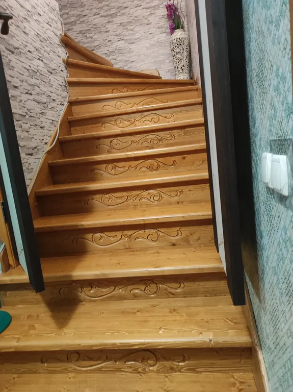 2-х этажный коттедж со всеми удобствами и русской банькой на дровах