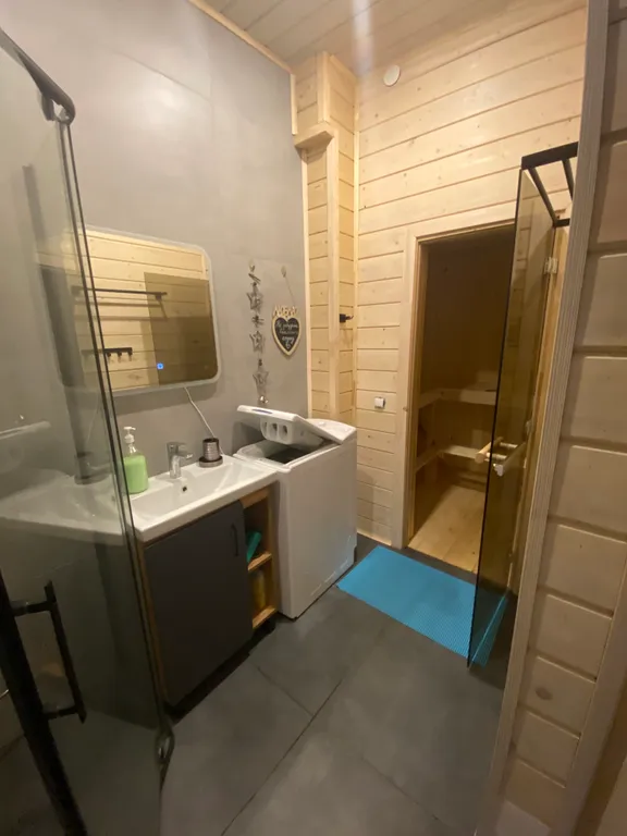 Дом с купелью на берегу Онежского озера