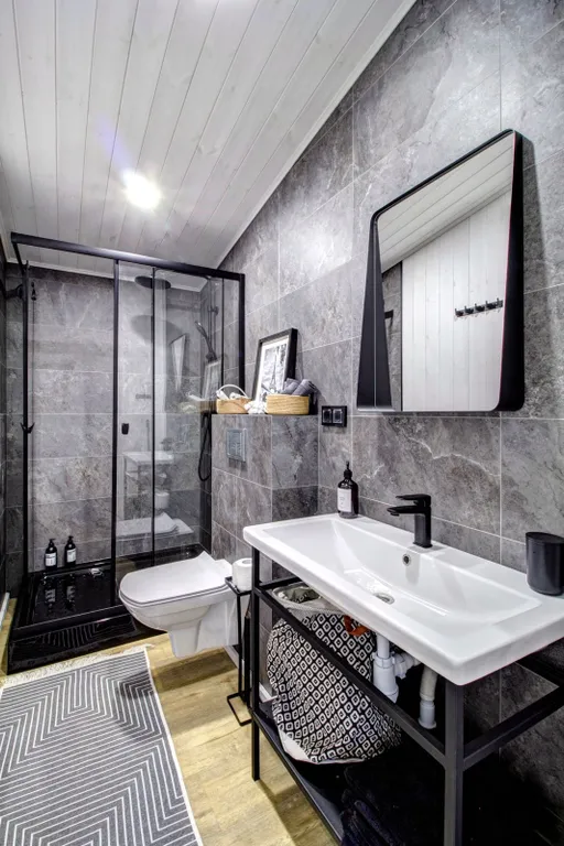 Уютный дом с видом на лес для большой компании