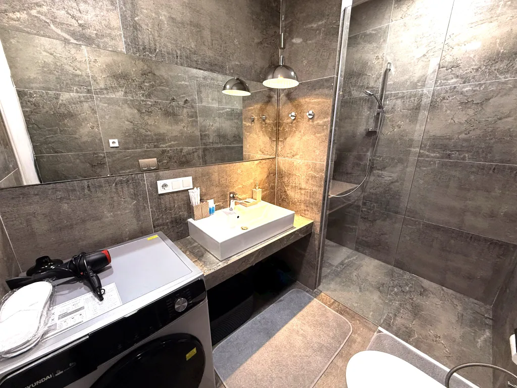 Двухкомнатная квартира с видом на море, Porta Batumi Tower