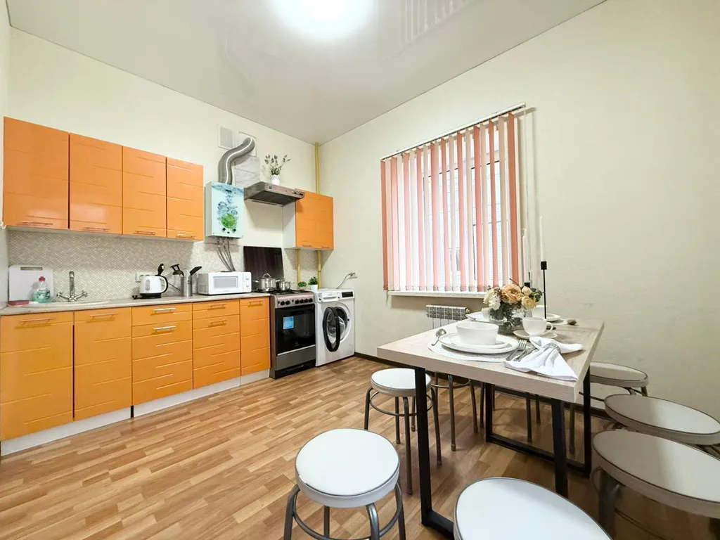 Двухкомнатная квартира у Площади Победы