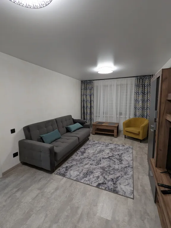 Двухкомнатная квартира рядом с Ледовым дворцом