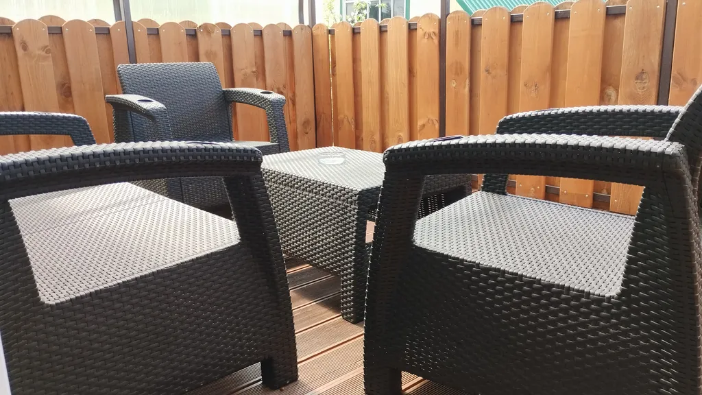 Комплекс с видом на реку в центре Чемала