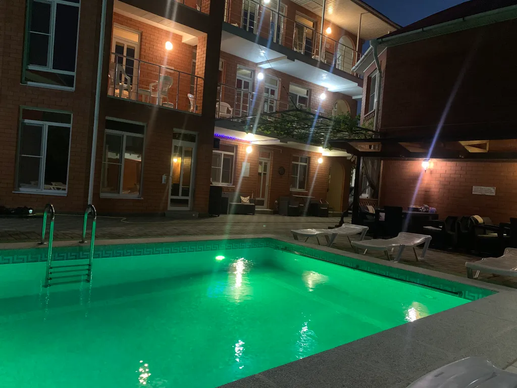 Квартира Квартира Стандарт на 3-4 человека, с удобствами, балкон, вид на сад — Анапа