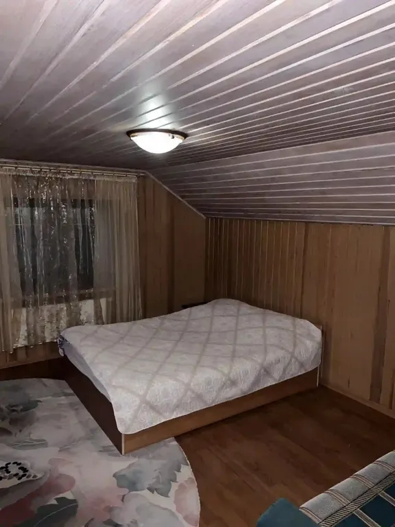 Дом с баней, бассейном и караоке