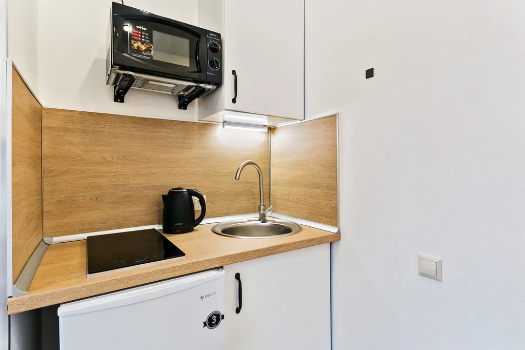 Городской оазис: стильная студия для современных людей