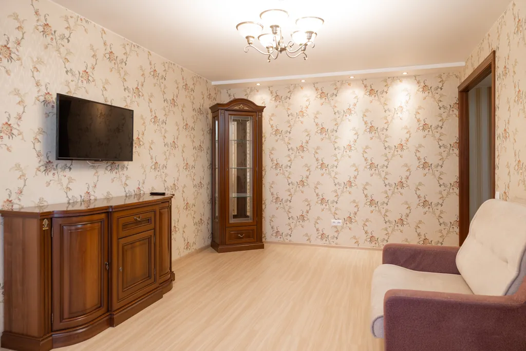 Квартира рядом с СК Кристалл