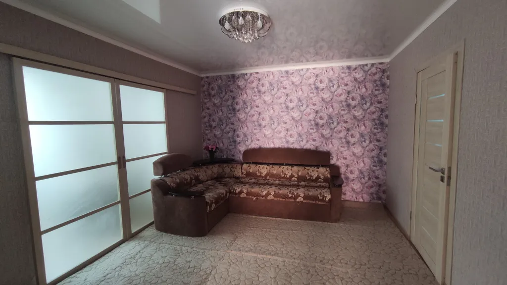 Часть дома в тихом районе с отдельным входом и удобной парковкой