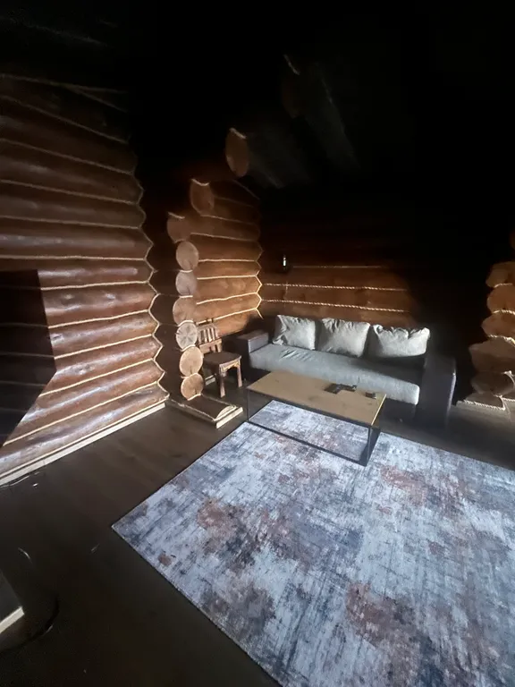 Шале с баней бассейном и видом на озеро