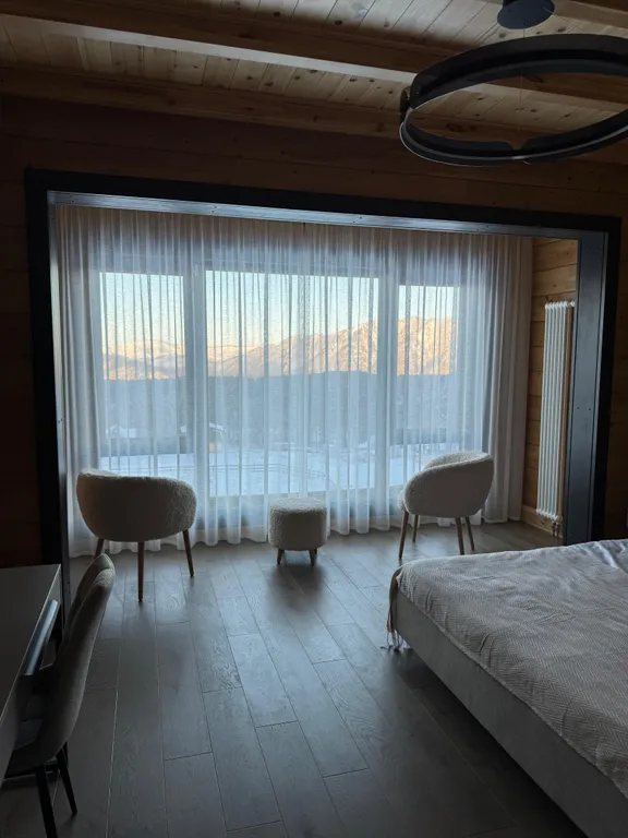 Коттедж Комфортный современный дом в горах Алтая ждет вас. — Озёрное