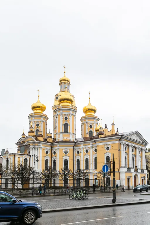 Рядом Невский, торговые центры, метро