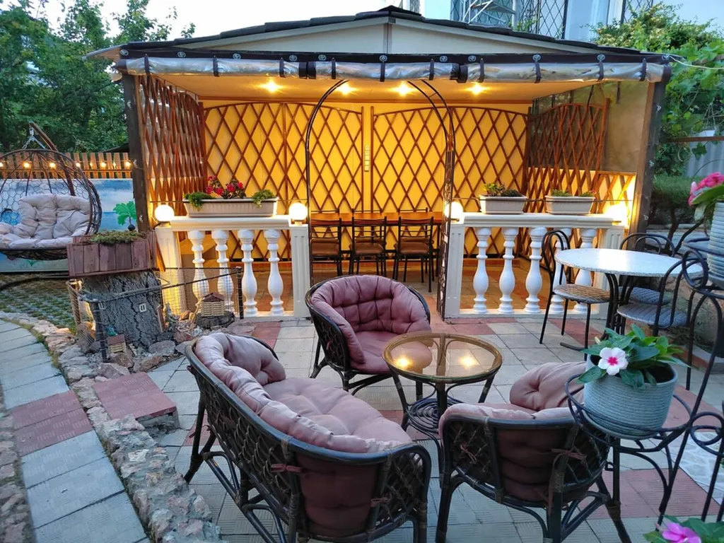 Коттедж Отдельная часть дома с беседкой рядом с парком и пляжем Учкуевка — Севастополь