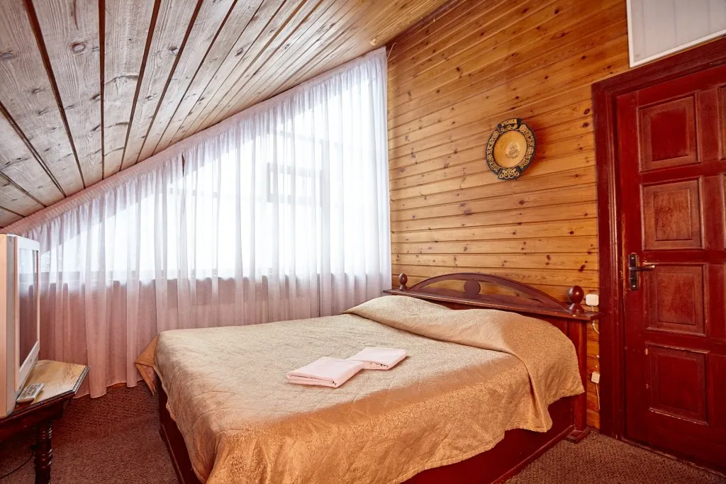 Коттедж с русской баней и бассейном