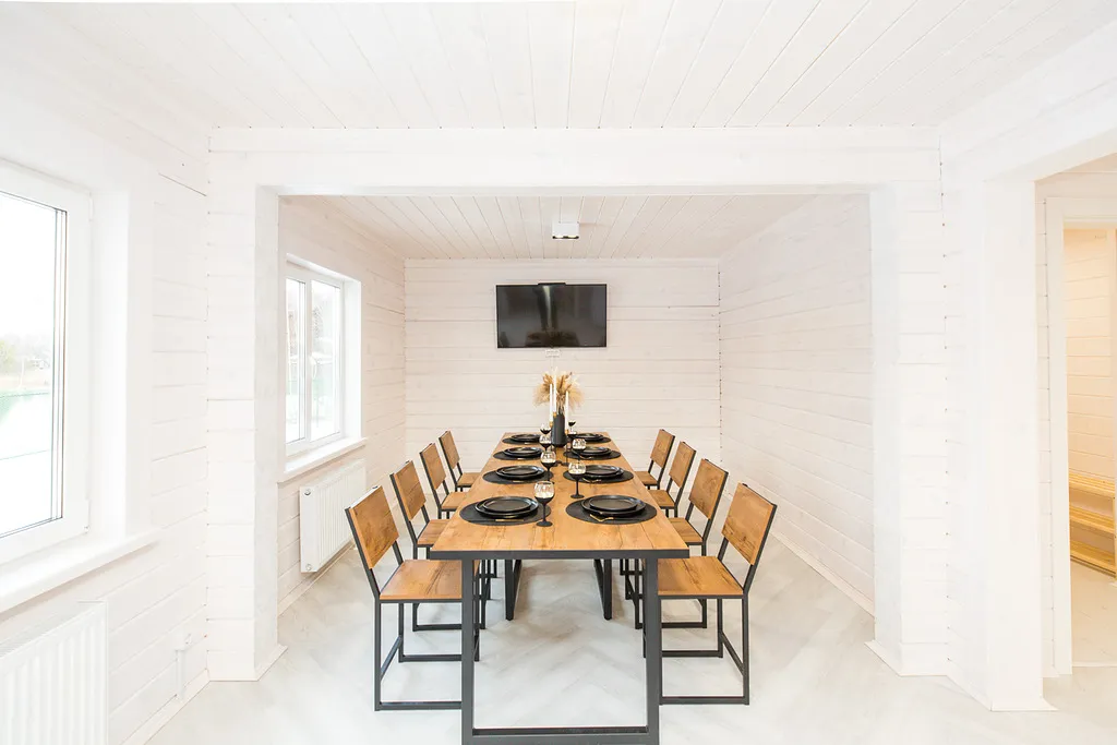 Дом 220m2 — чан, кухня, вид на реку