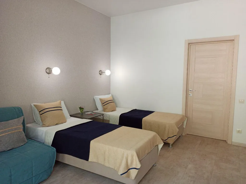 Двухкомнатная квартира у моря с немноголюдным пляжем