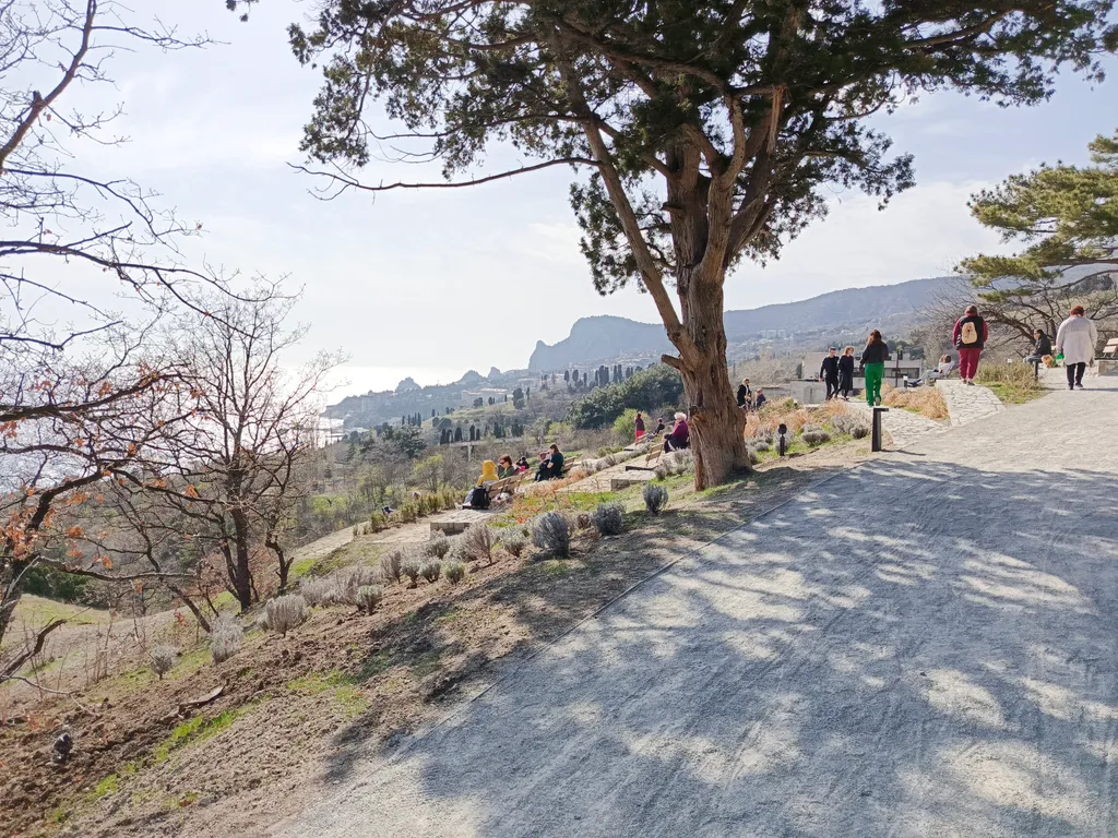 Улучшенная трёхместная студия с видом на море с балкона