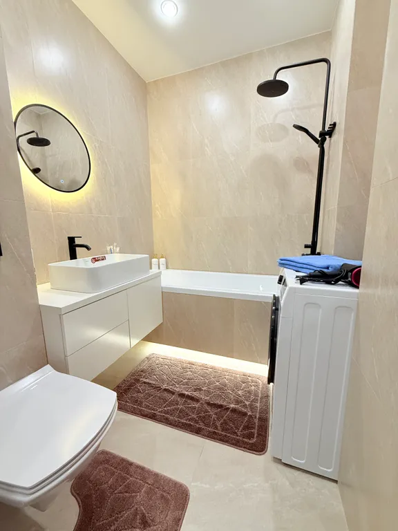 Евротрёжка новая чистая возле Аэропорта