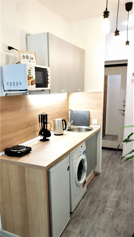 Семейная уютная студия на 6х гостей вблизи метро