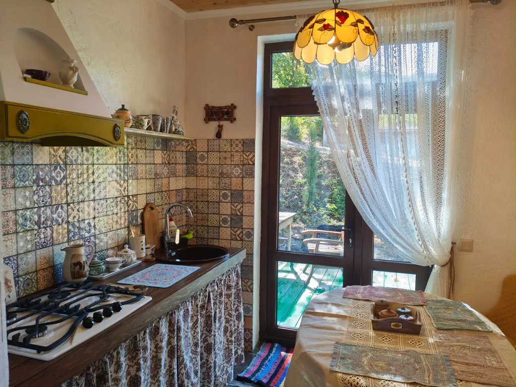 Двухэтажный дом Азазель в лесу