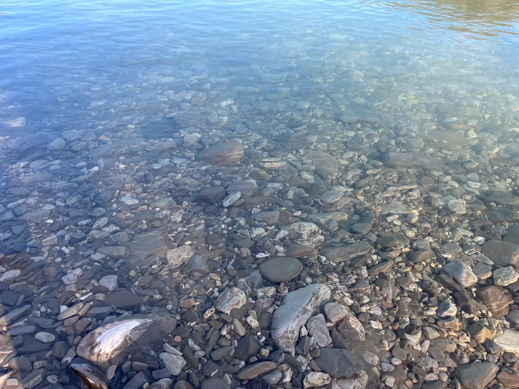 Дом в горах с видом на реку