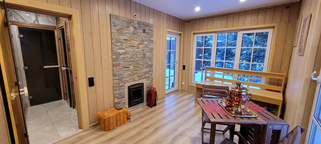 Уютный дом с банным домиком рядом с лесом