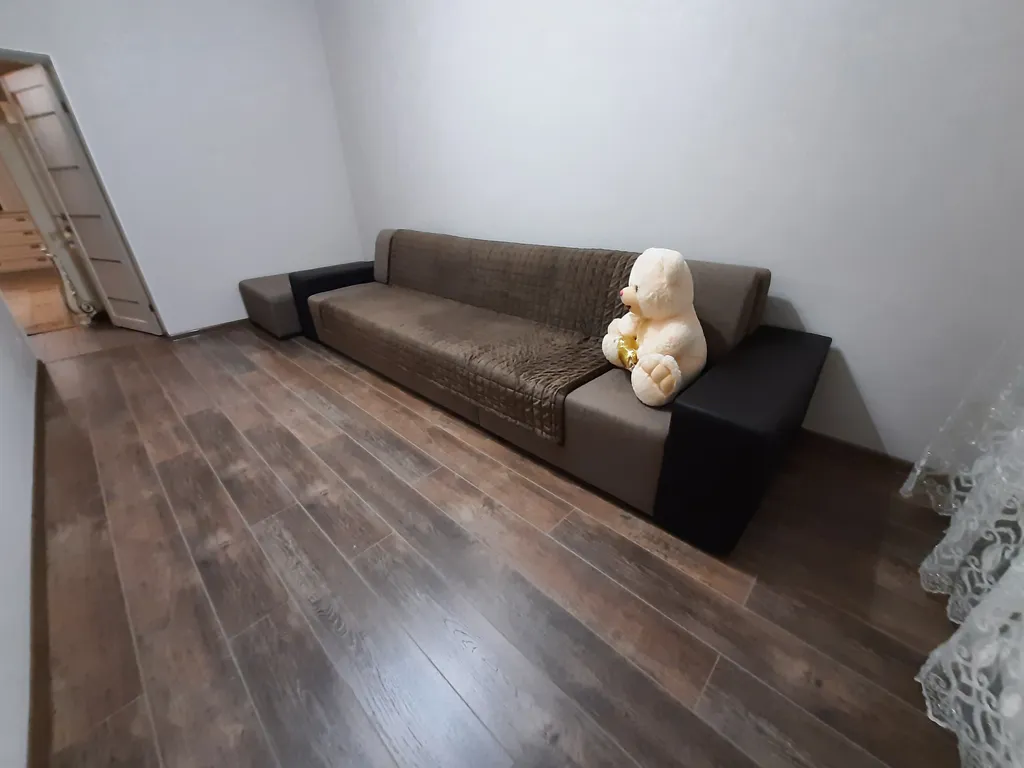 Квартира Большая и современная квартира с балконом — Цемдолина