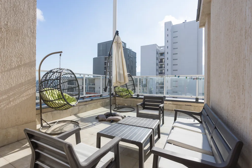 Двухъярусный пентхаус с террасой в охраняемом комплексе М-квадрат