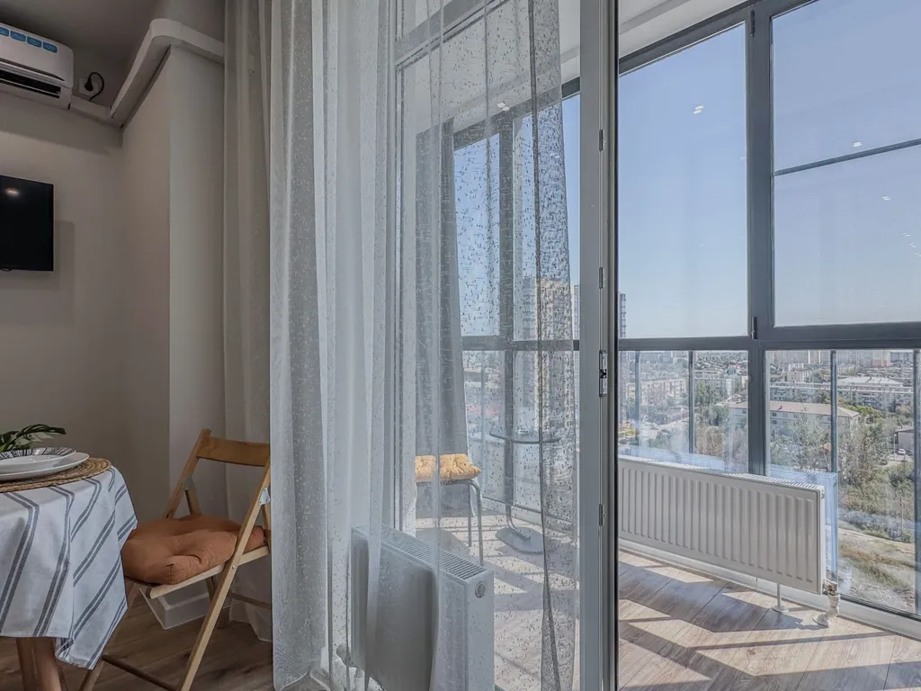 Уютная студия в центре с рабочим местом