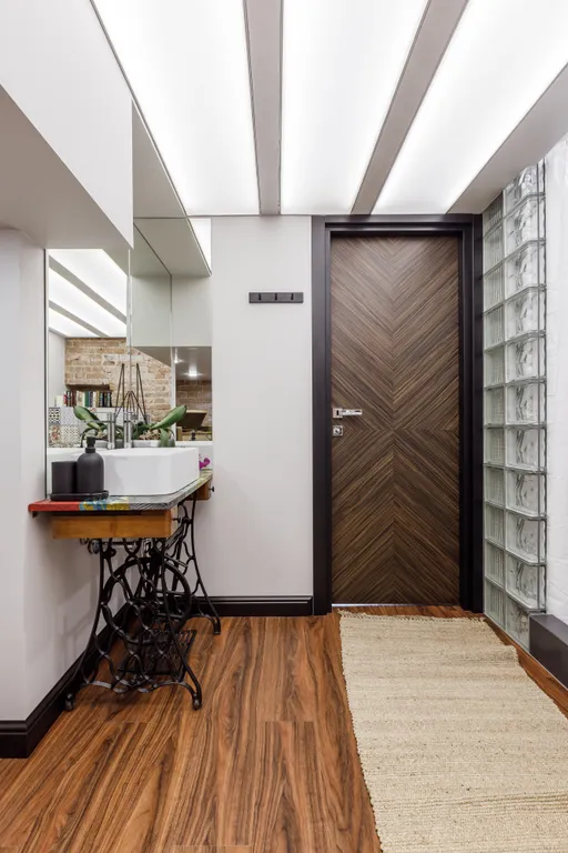 Высокий лофт в центре напротив Мариотт