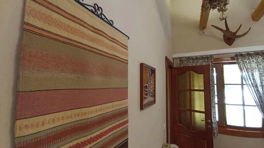 Дом на берегу реки