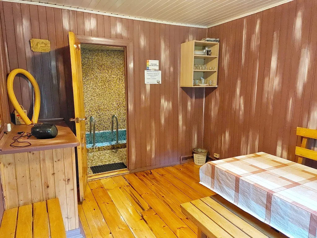 Дом на территории пансионата Буревестник