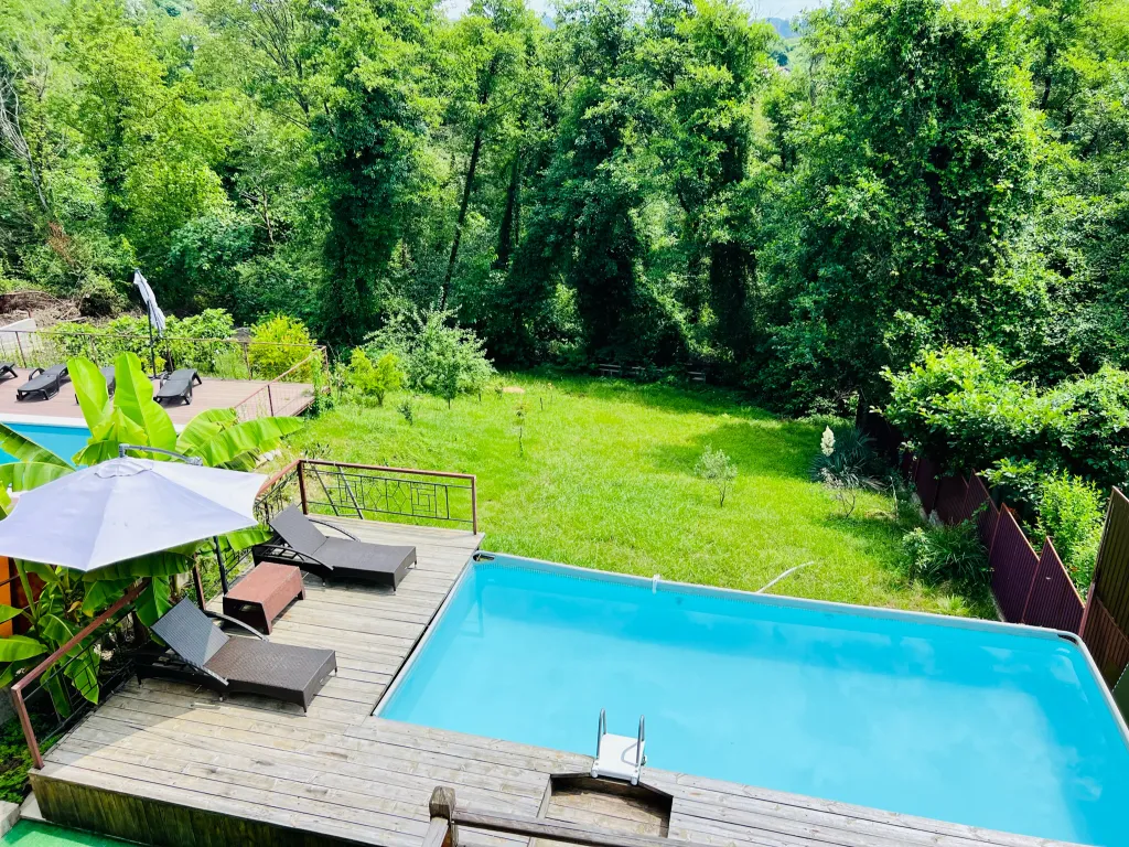 Эко-дом из Сруба с бассейном