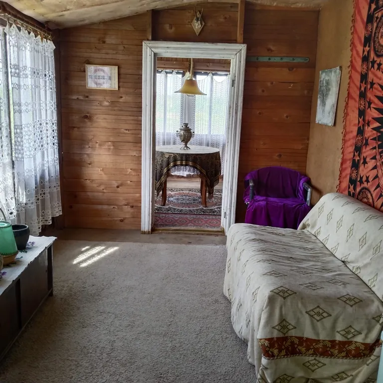 Деревенский дом с видом на озеро