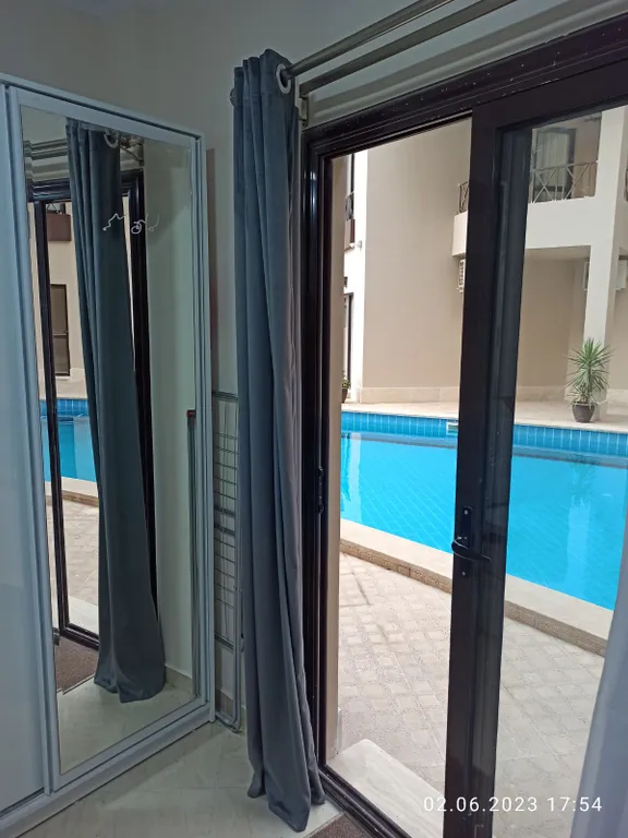 Большая студия у бассейна