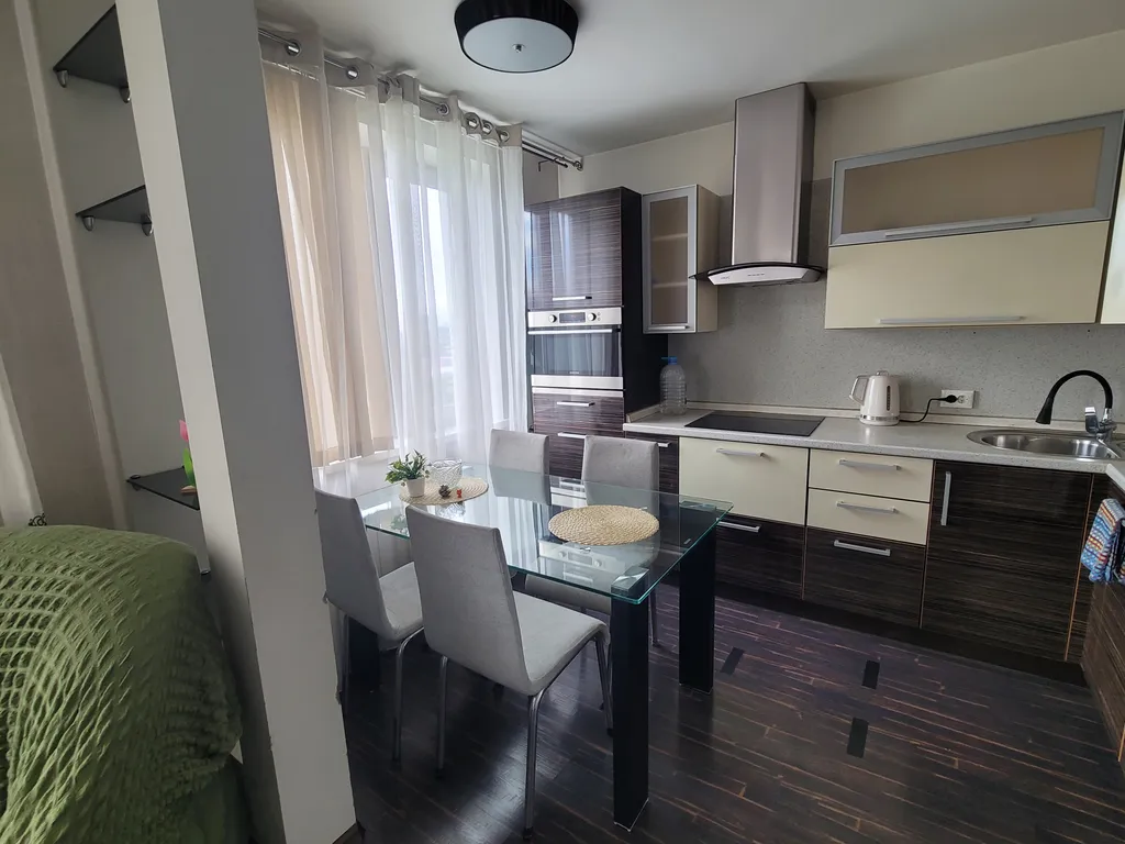Квартира 2-комнатная квартира Home Time Apart для 5 гостей у Луговой площади — Владивосток