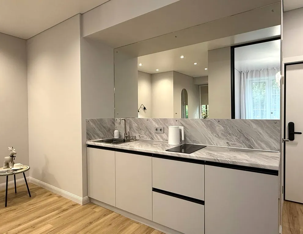 Апартаменты с камином и большой ванной