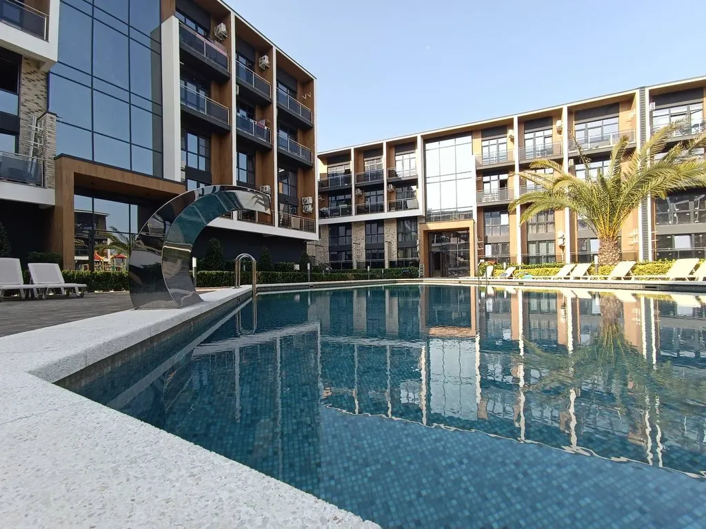 Квартира Апартаменты с двумя бассейнами на берегу моря — аренда посуточно в Вардане