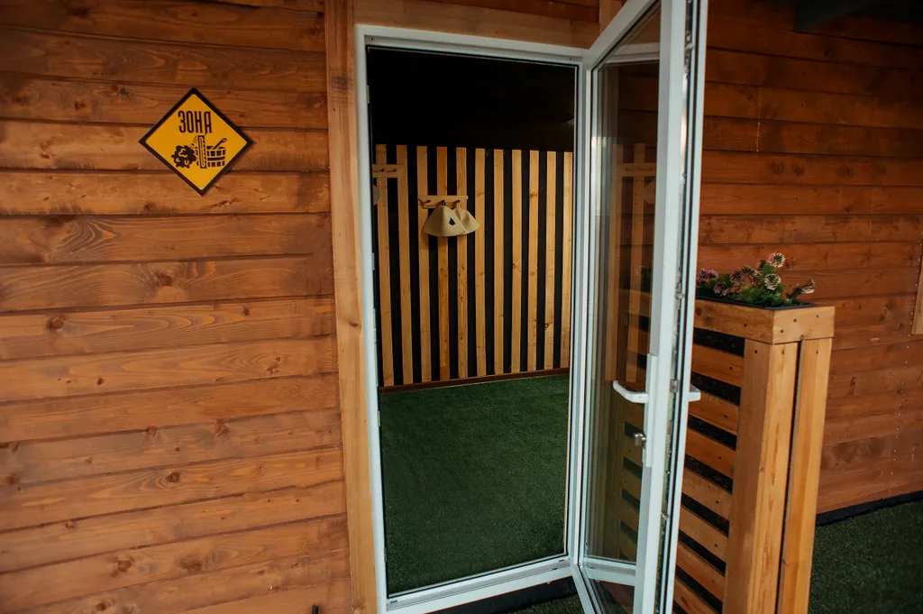 Дом с бассейном и баней