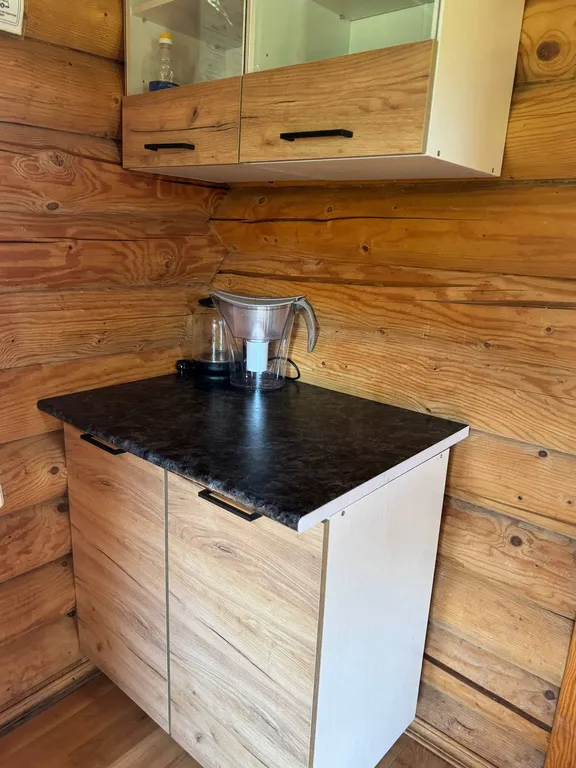 Дом из сруба у воды